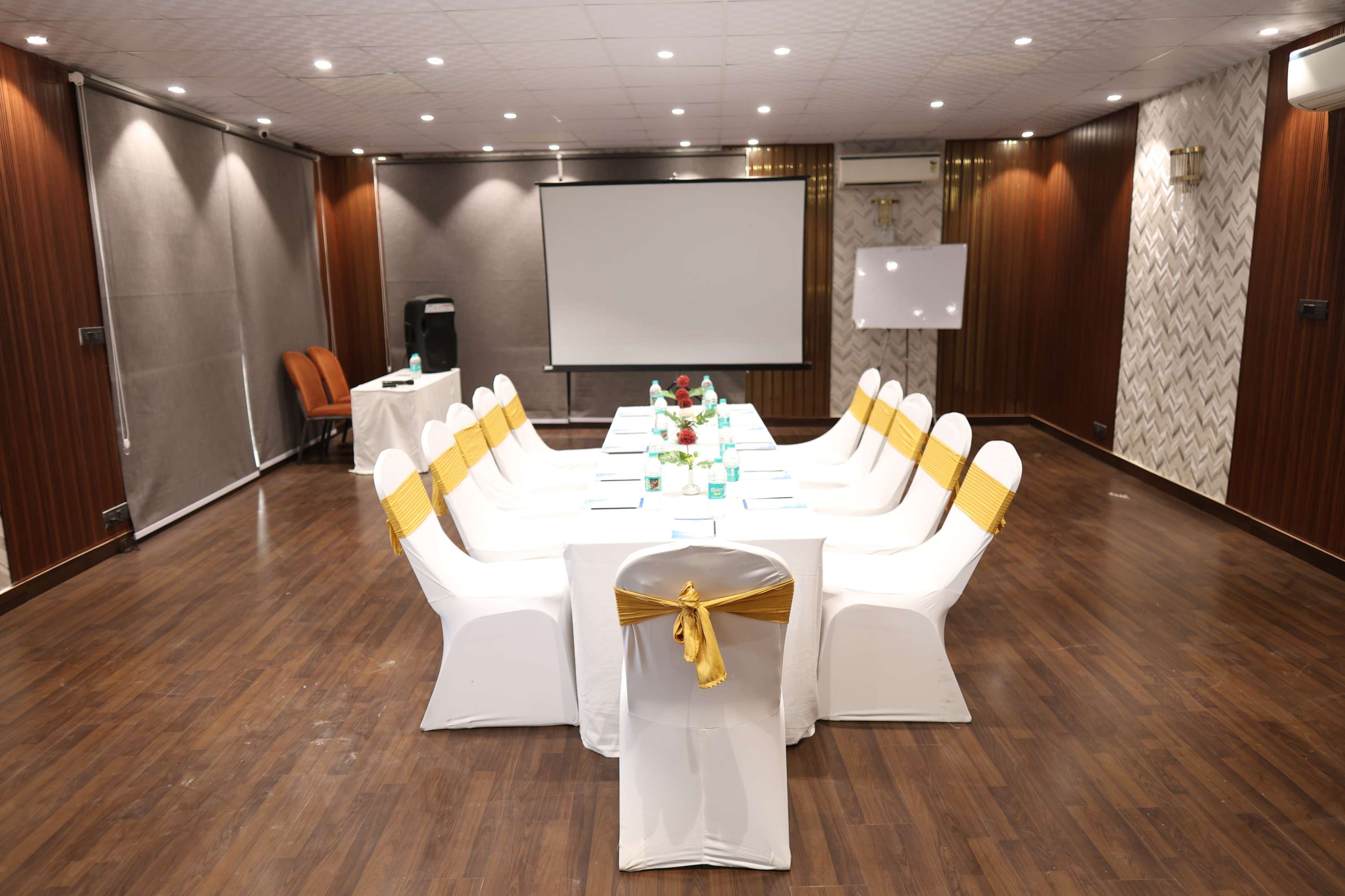 Orion Express Banquet hall - 13