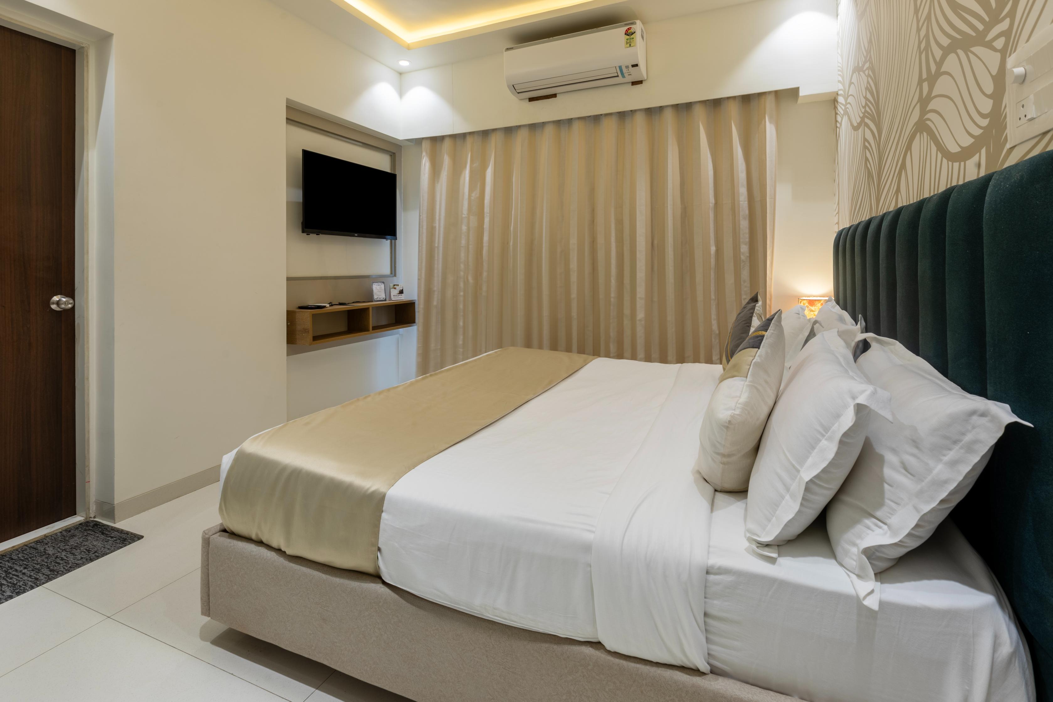 The Orion Premium Suites - 9