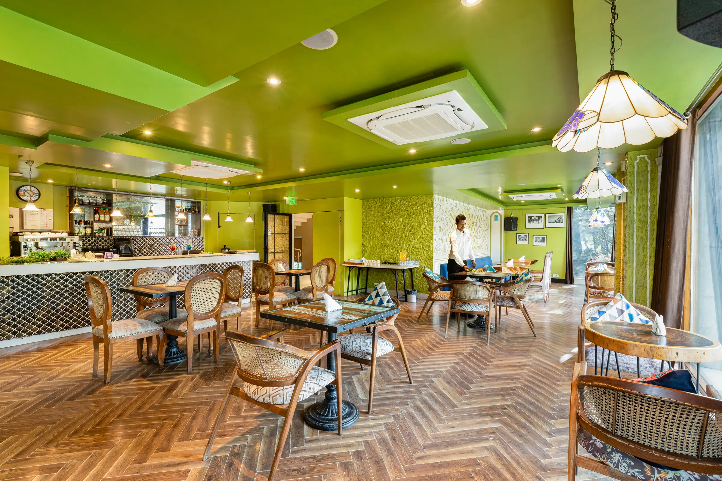 Blue Parrot Cafe - 6